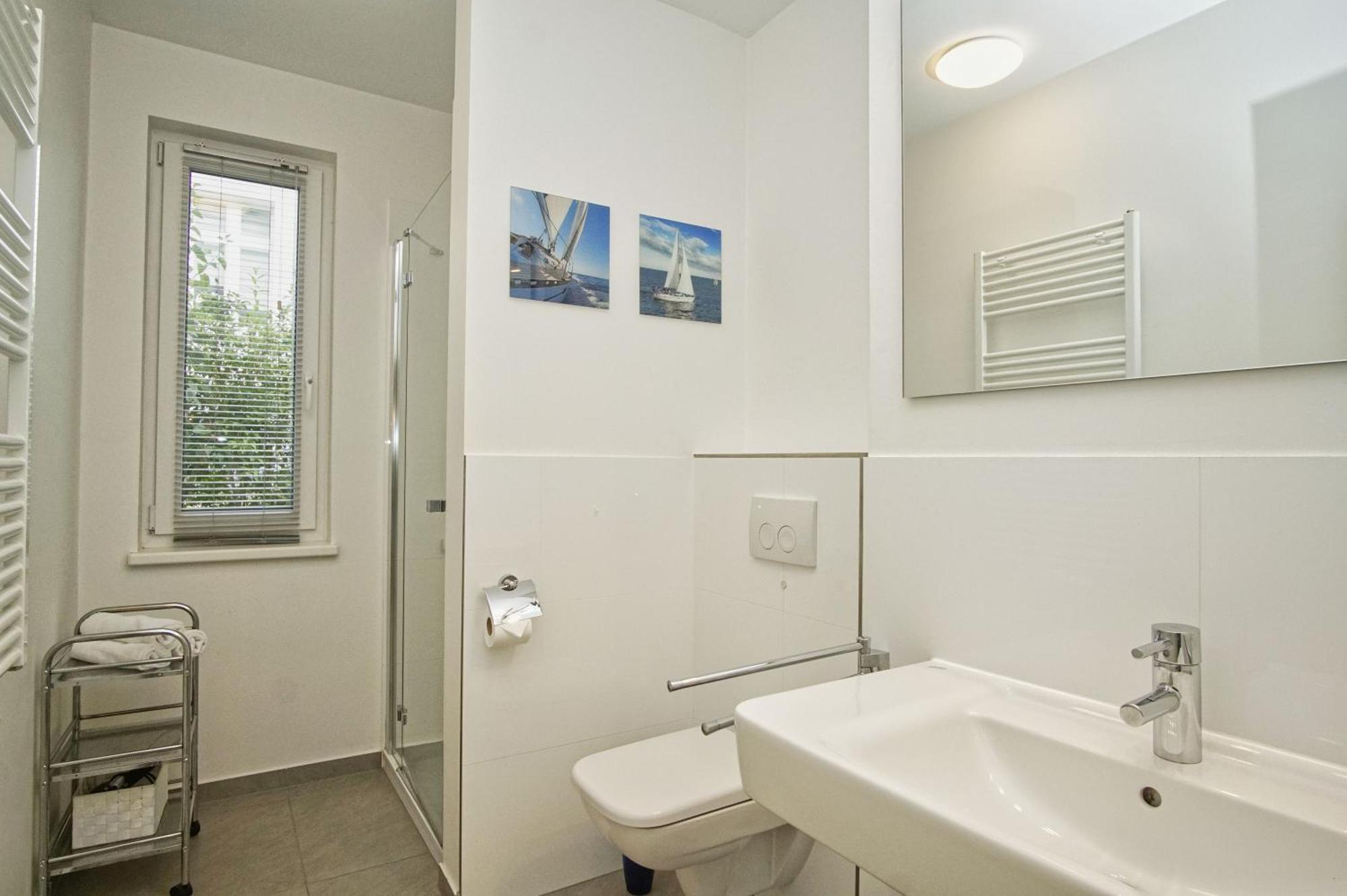 Terrasse, Gratis Nutzung Vom Ahoi Erlebnisbad Und Sauna In Sellin - Villa Antje Fewo 04 Goehren  Exterior photo